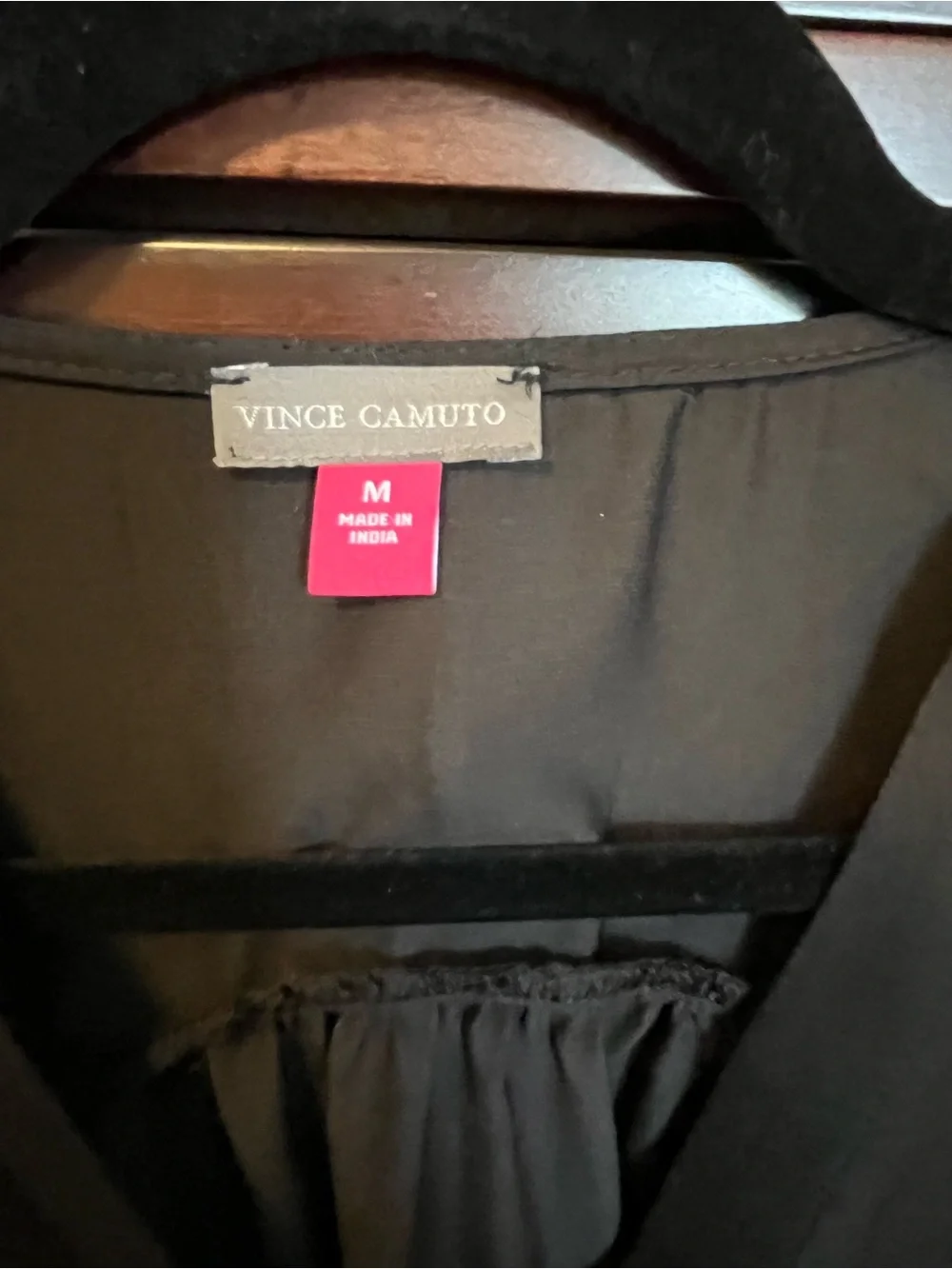 Vince Camuto Black V-Neck Cap Sleeve Blouse Flutter Sleeves Medium
